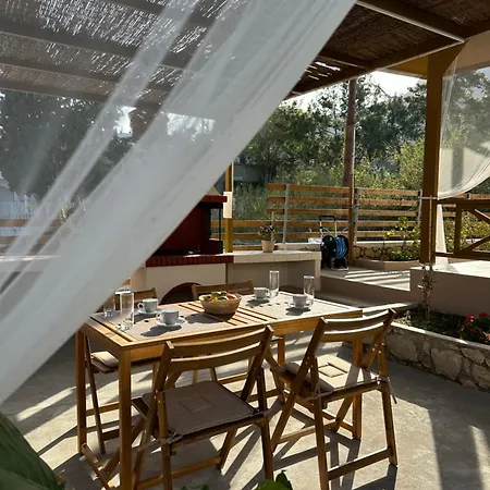 Mika's Paradise * Archangelos (Rhodes)