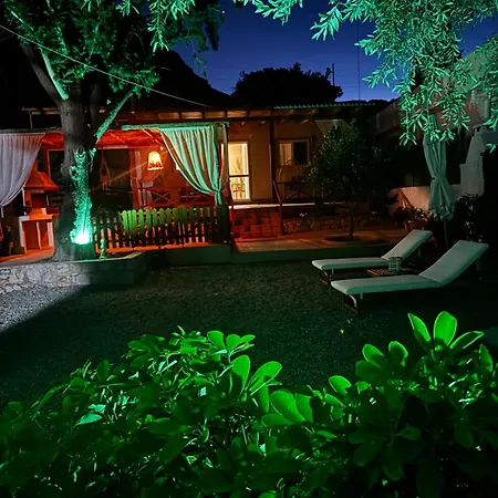 Mika's Paradise * Archangelos (Rhodes)